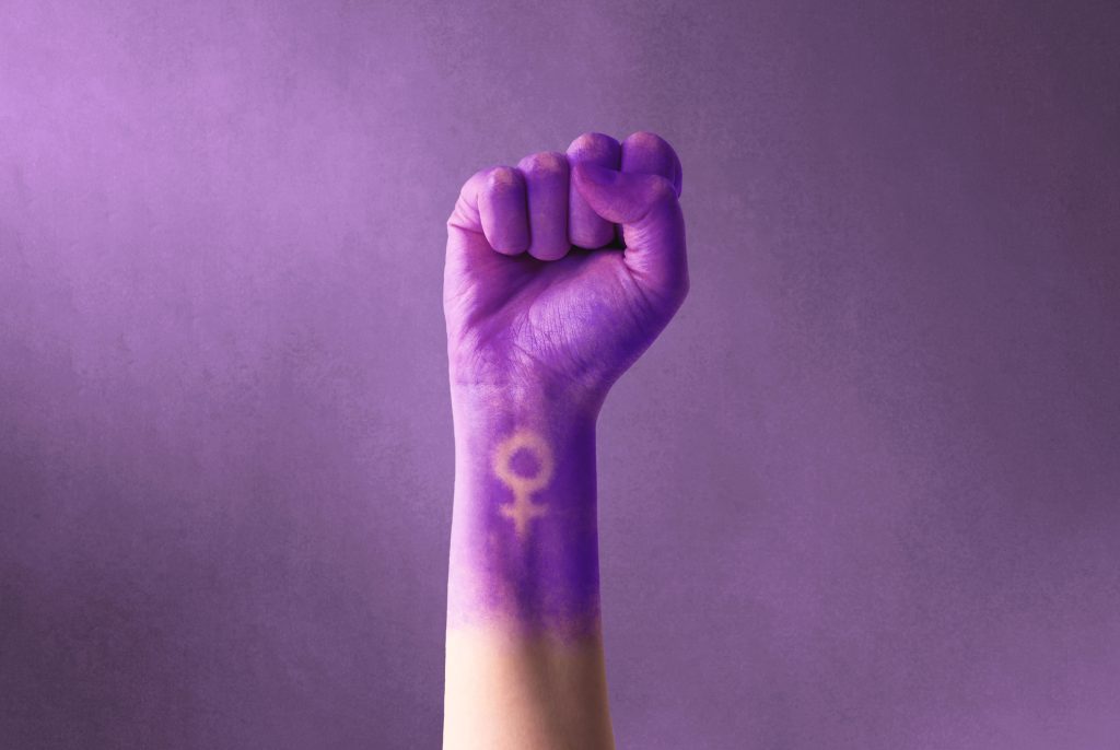 Šta je feministički „backlash“ tj „odgovor“ protiv ženskih prava?