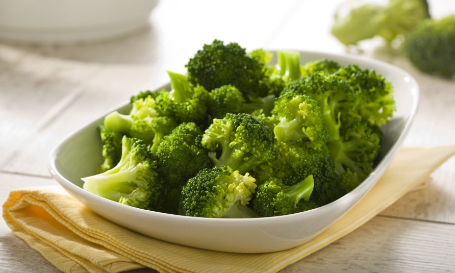 Zdravstveni benefiti brokolija, šta ne jesti pre leta avionom