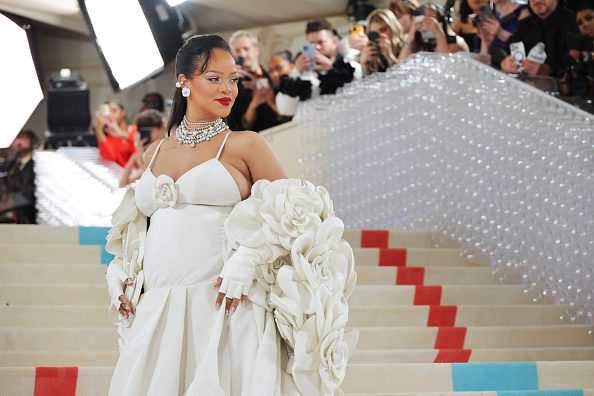 Rihanna kroz novu kolekciju promoviše važnost bezbednog seksa