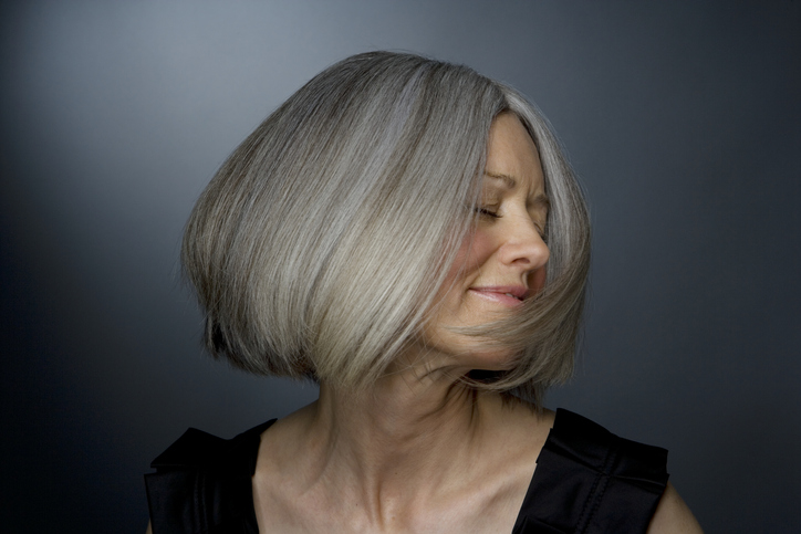 Podmlađujuća frizura za žene u šezdesetim