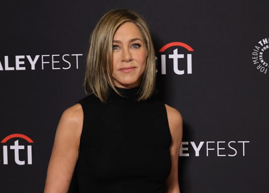 Na Dženifer Aniston bačeno lažno ulje