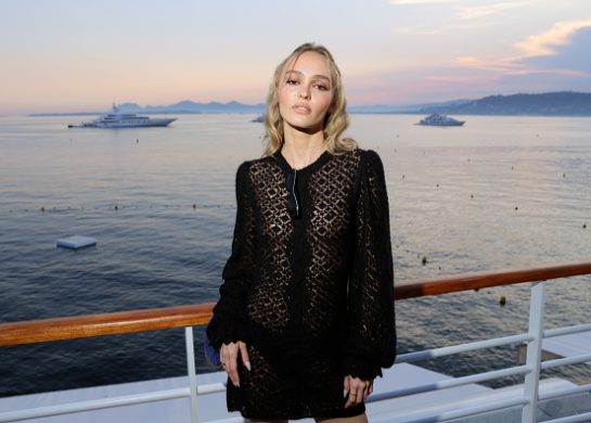 Lily-Rose Depp nosi Chanel slušalice od 14.800 evra o kojima svi pričaju