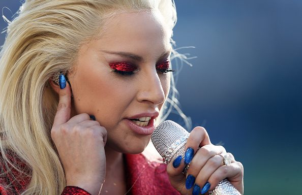 Lady Gaga u Dior haljini: Kraljevski dolazak na Mostru 