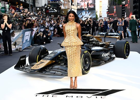 Zlatna Balmain haljina Simone Ashley zasenila F1 film