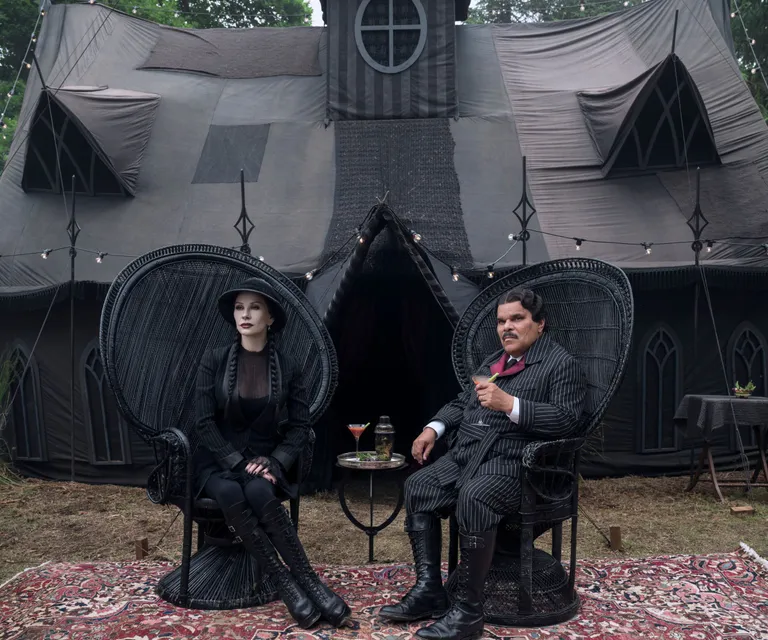 wednesday druga sezona, uredjenje doma