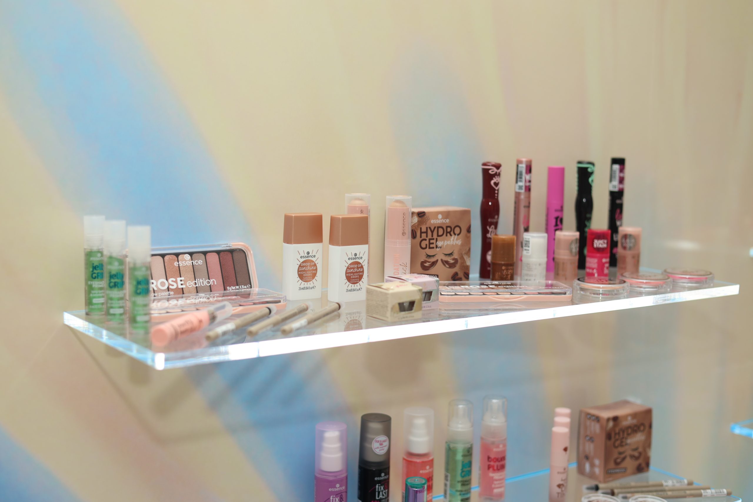 essence i Catrice lov na bisere na Ohridu