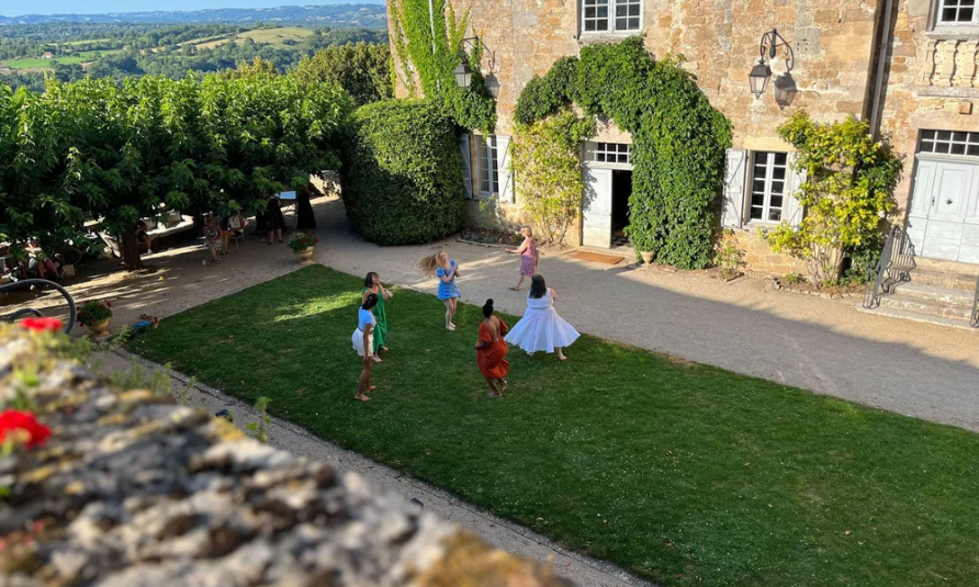 Woman Only Camp Château