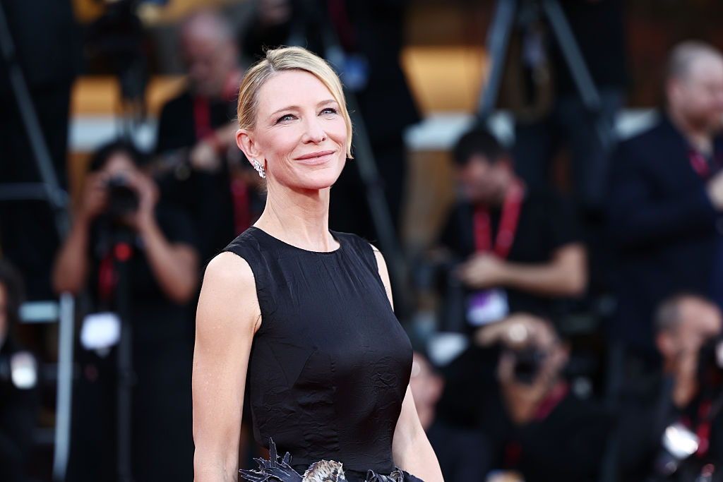 Cate Blanchett na crvenom tepihu u Veneciji na premijeri filma Father Mother Sister Brother, septembar 2025