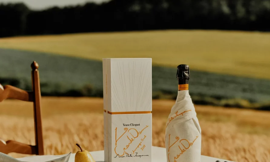 jacquemus veuve, Jacquemus x Veuve Clicquot, La Grande Dame 2018